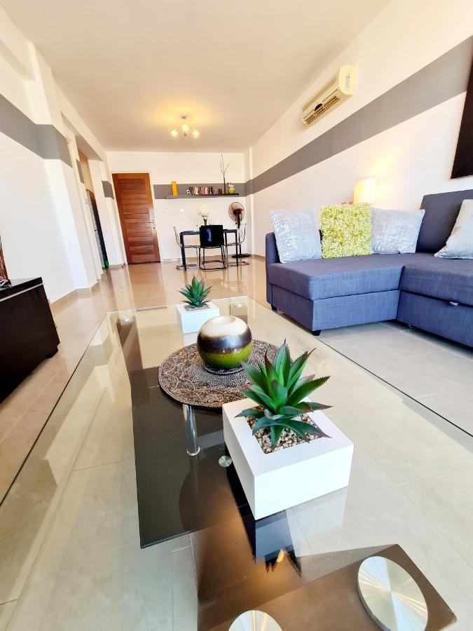 Stunning Apartment C106 With Balcony Looking Over Pool بييا المظهر الخارجي الصورة