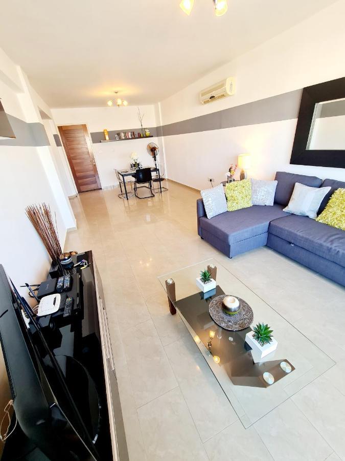 Stunning Apartment C106 With Balcony Looking Over Pool بييا المظهر الخارجي الصورة