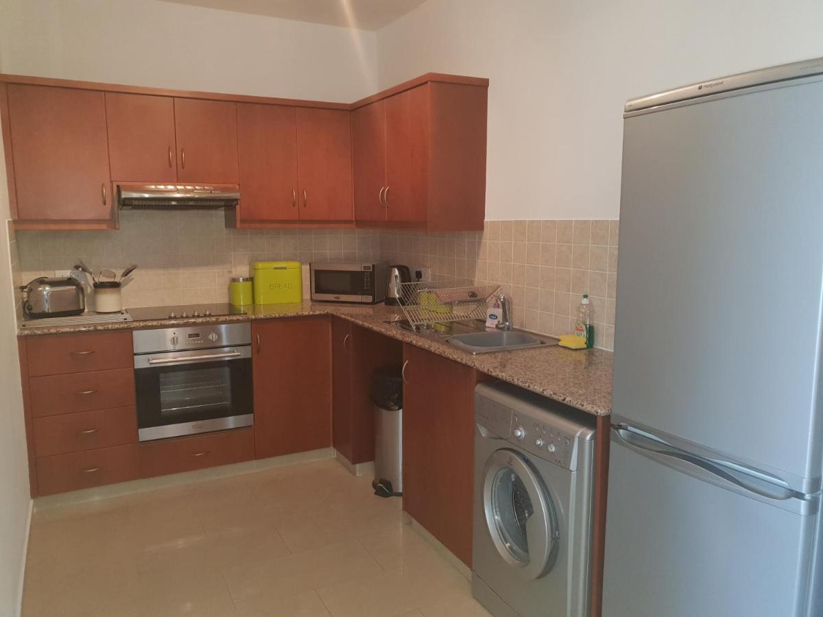 Stunning Apartment C106 With Balcony Looking Over Pool بييا المظهر الخارجي الصورة