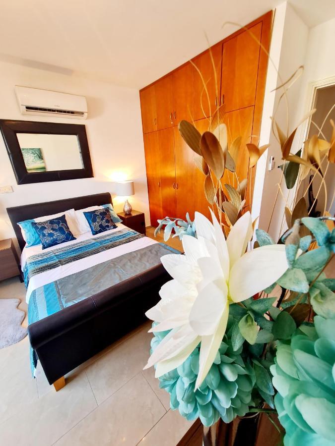 Stunning Apartment C106 With Balcony Looking Over Pool بييا المظهر الخارجي الصورة