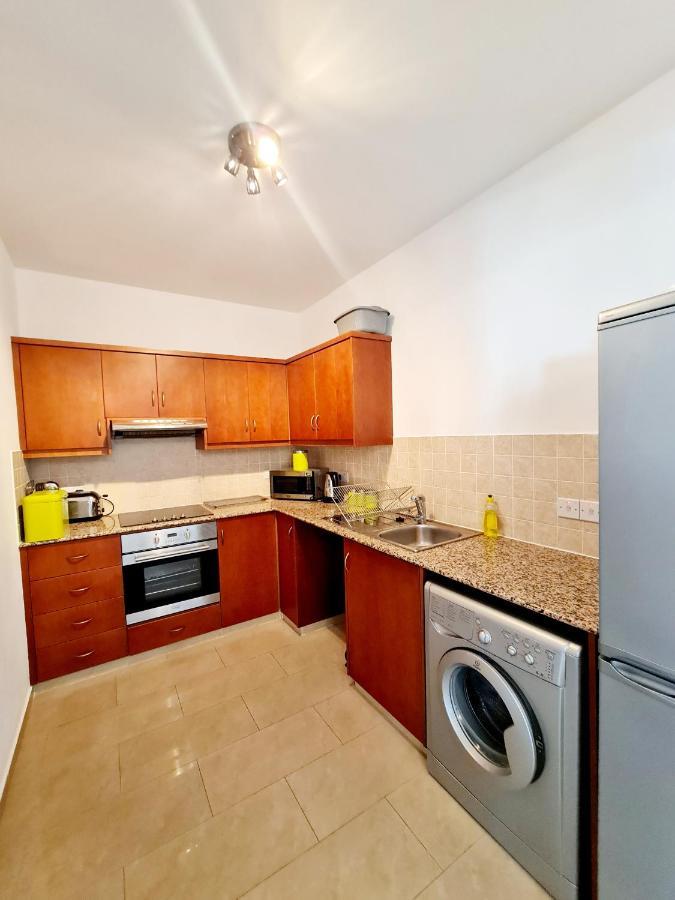 Stunning Apartment C106 With Balcony Looking Over Pool بييا المظهر الخارجي الصورة