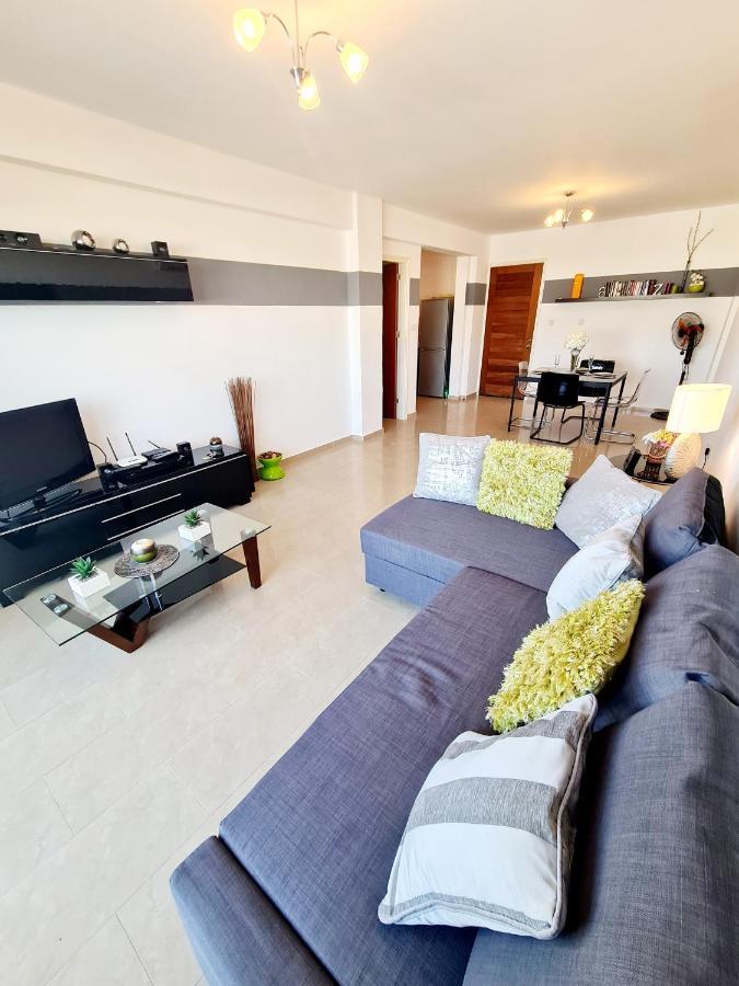 Stunning Apartment C106 With Balcony Looking Over Pool بييا المظهر الخارجي الصورة